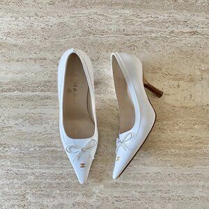 Vintage Chanel Gold CC Bow Pumps